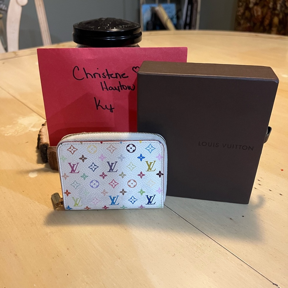 Louis Vuitton white zippy Multicolor Wallet!